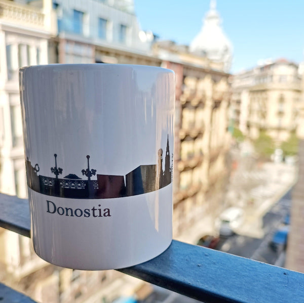 Taza "Skyline" Donostia - A Tu Bola Donostia